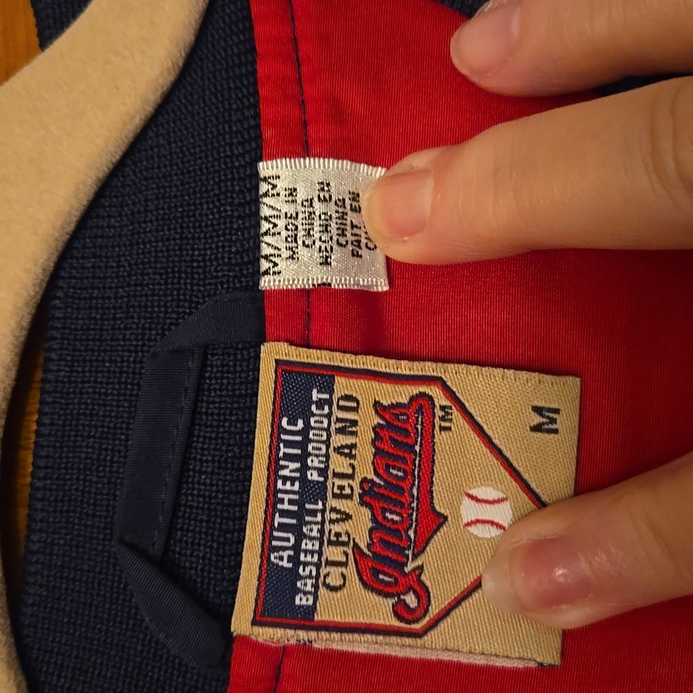 Vintage Cleveland Indians Pullover/Jacket from the 90s - Picture 8 of 10